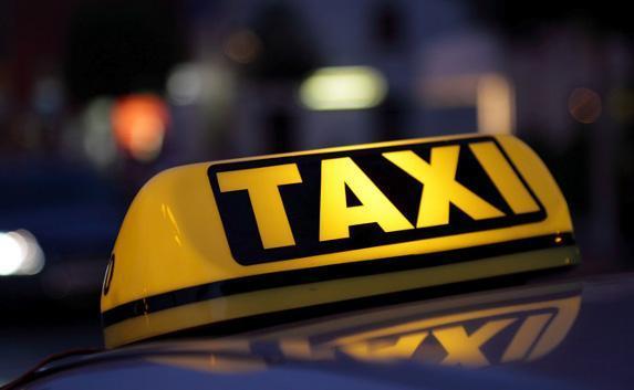 Такси в аэропорту Симферополя по-прежнему шокируют ценами